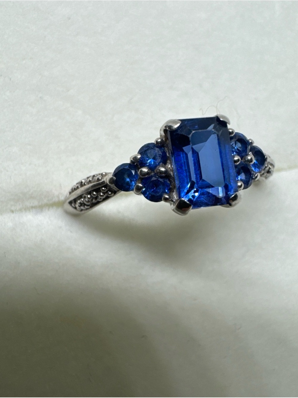 10k White Gold Blue Emerald Cut Sapphire & Diamonds Ring Size 6 Beautiful!